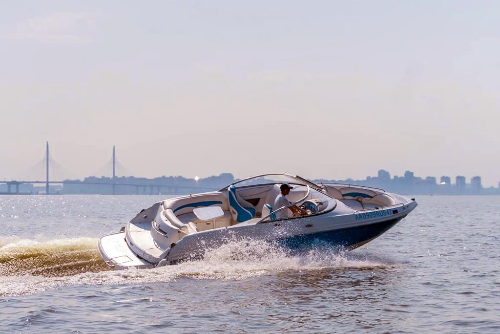 Chaparral 230 SSI Зенит